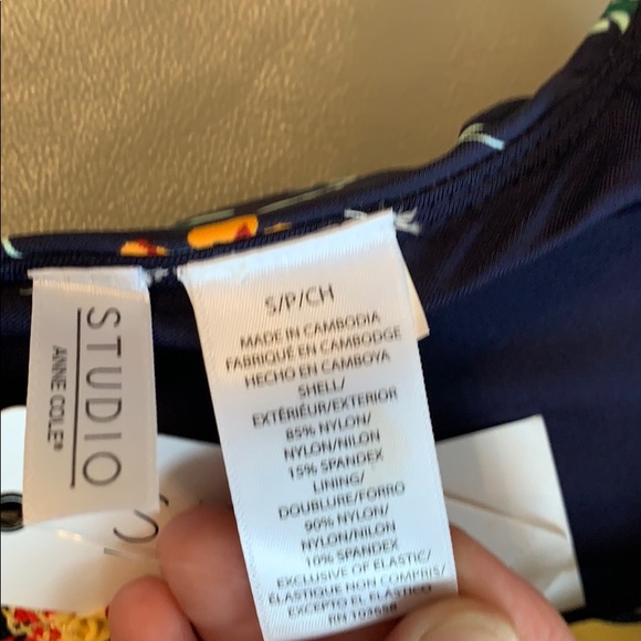 Anne Cole
Studio Smocked Triangle Top - Picture 6 of 9